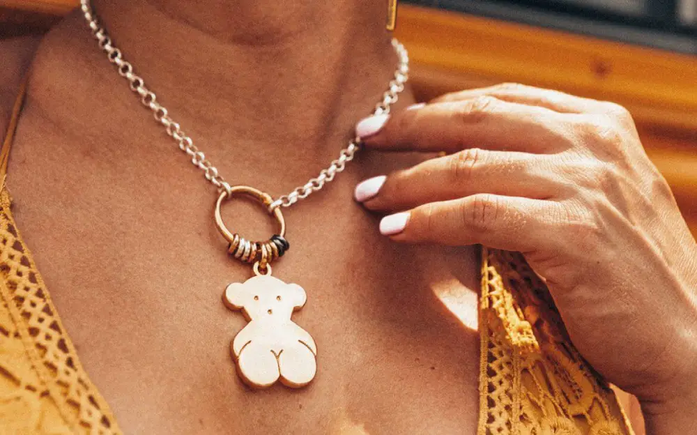 TOUS marka z symbolem misia